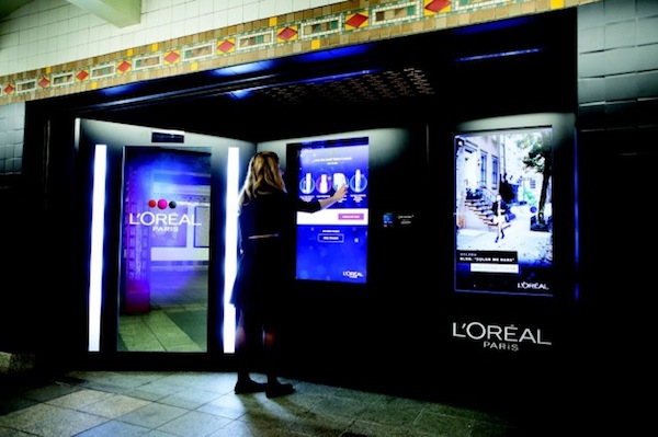 Loreal-makeup-vending-machine-NYC