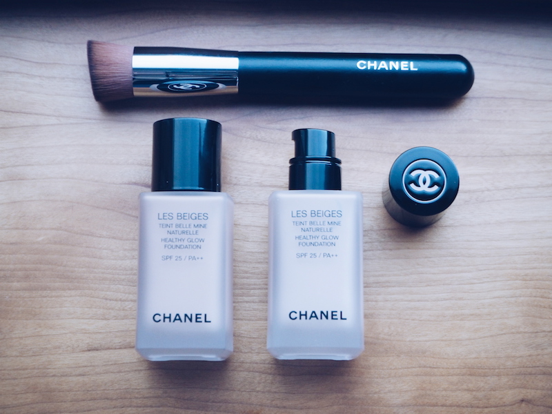 Chanel Les Beiges Healthy Glow Foundation and Chanel Fluid Powder Foundation Brush