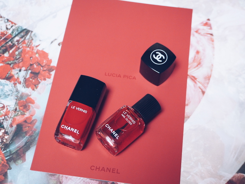 4 Chanel Le rouge Collection no1. Nail lacquer in Rouge Puissant left Rouge Radical right