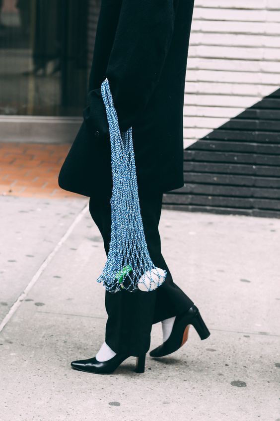 net bag at Fashion Week streetstyle shot by Tommy Ton