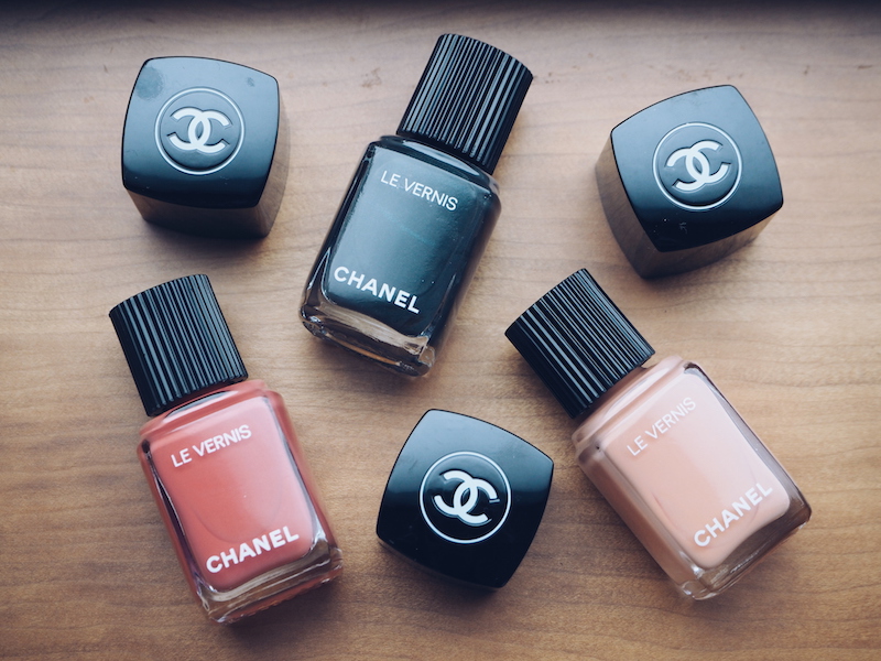 Chanel nail colours Cruise 2018: left to right Sargasso, Coralium, Coquillage