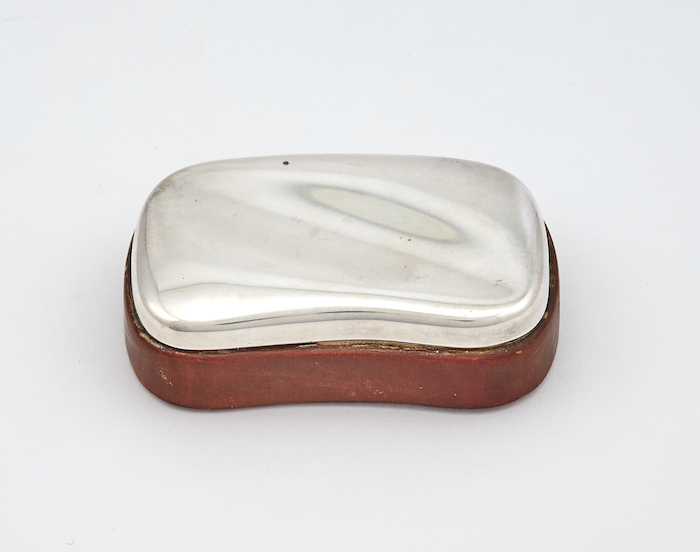   Elsa Peretti Tiffany & Co Sterling Silver dan Kotak Kulit